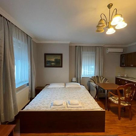 Hotel Arkadia Konskie Екстер'єр фото