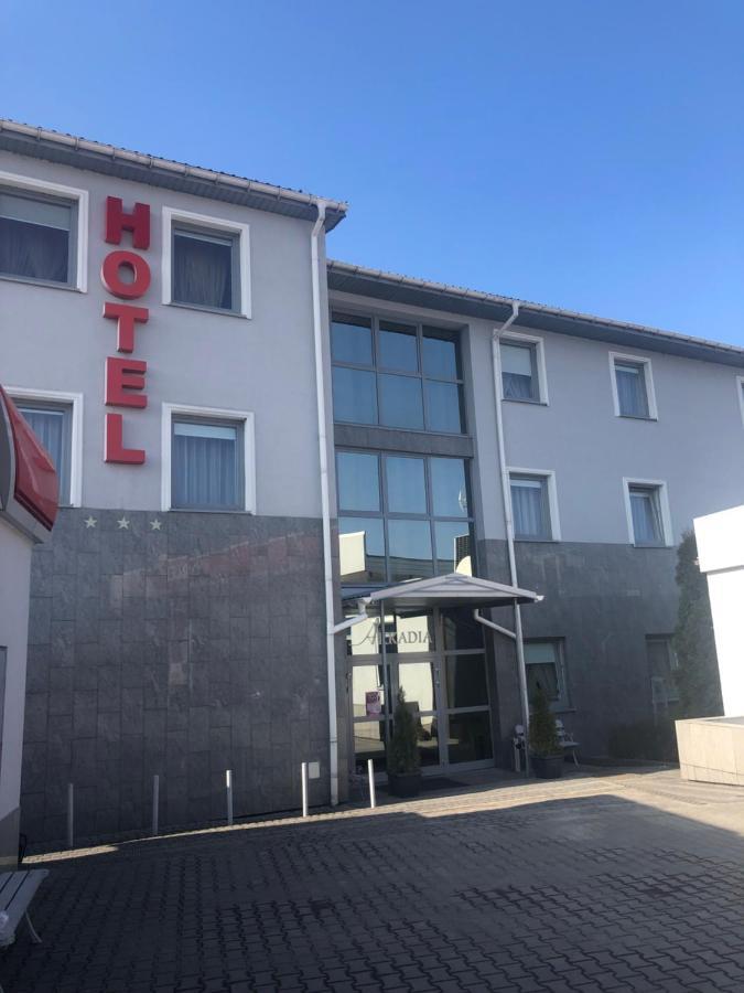 Hotel Arkadia Konskie Екстер'єр фото