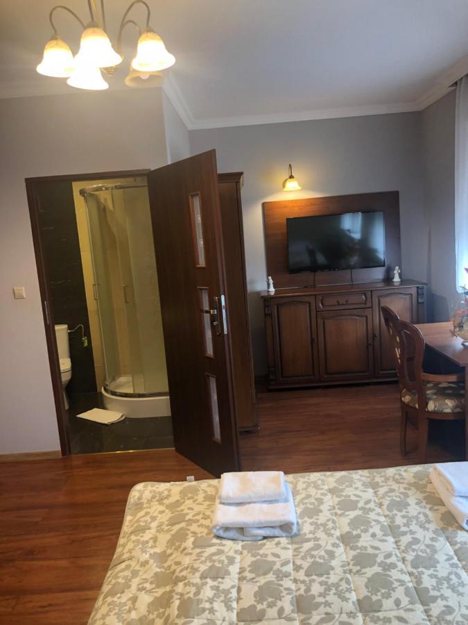 Hotel Arkadia Konskie Екстер'єр фото