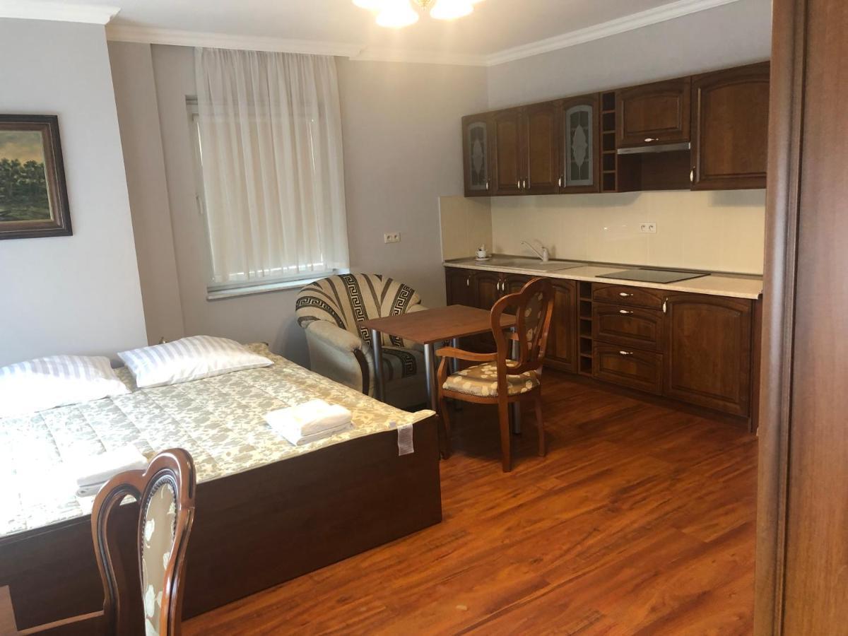 Hotel Arkadia Konskie Екстер'єр фото