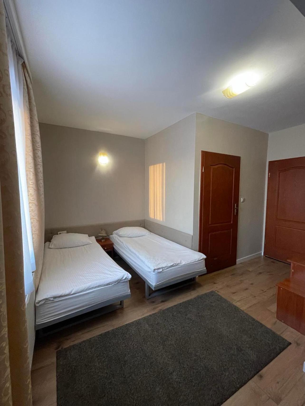 Hotel Arkadia Konskie Екстер'єр фото