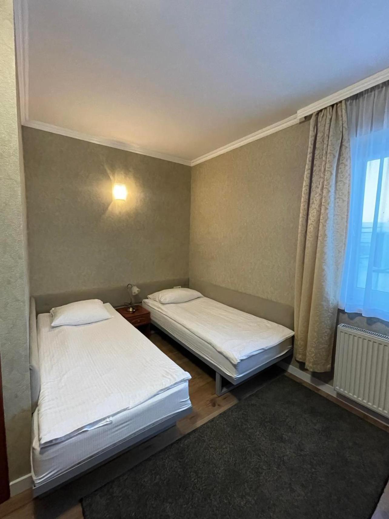 Hotel Arkadia Konskie Екстер'єр фото