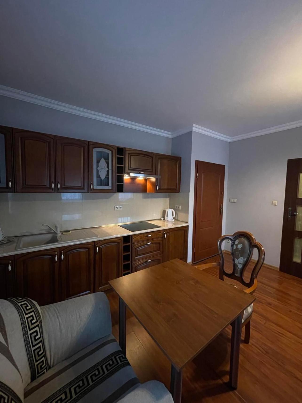 Hotel Arkadia Konskie Екстер'єр фото