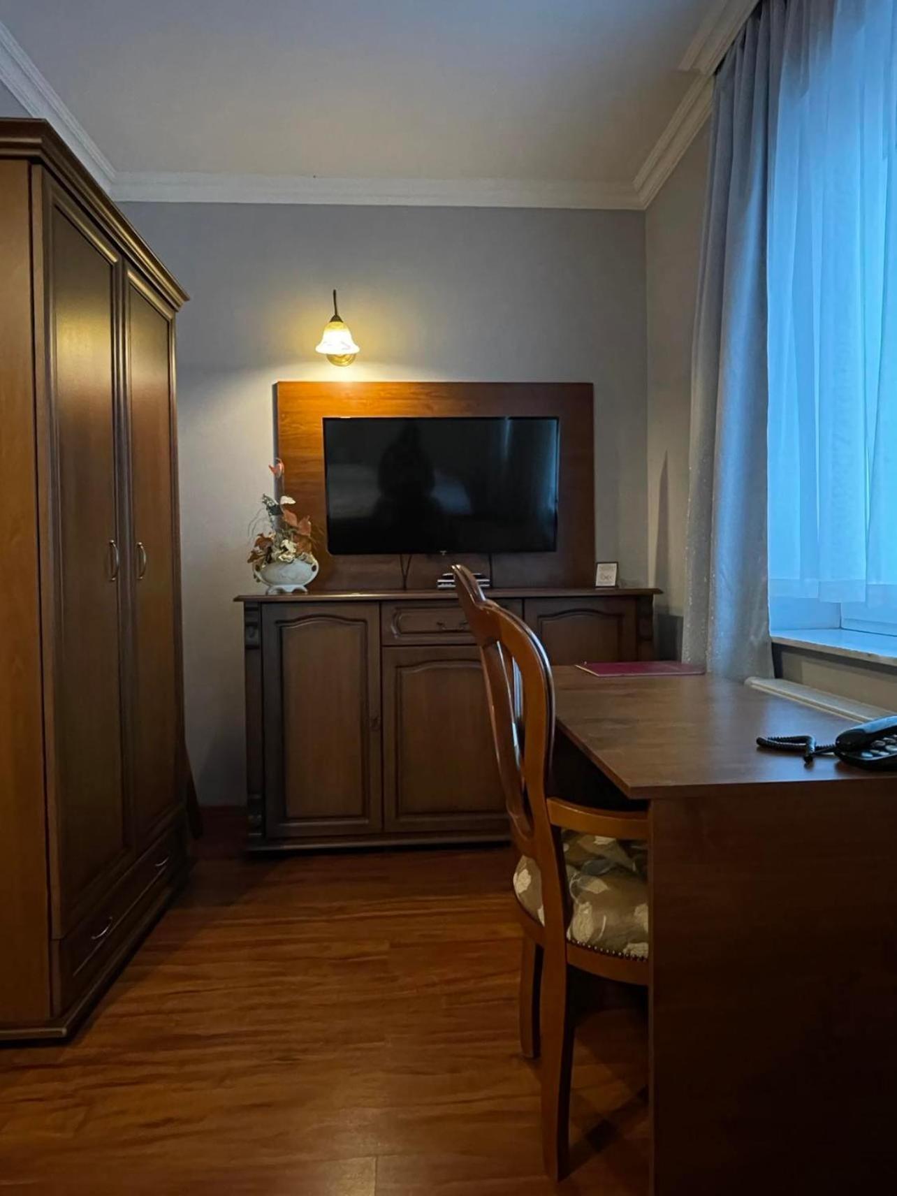 Hotel Arkadia Konskie Екстер'єр фото