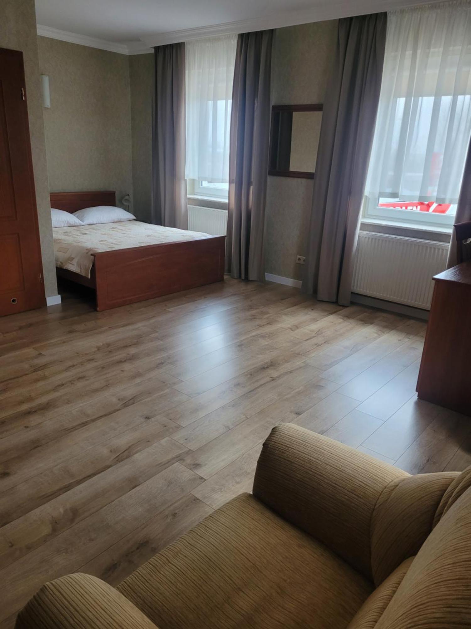 Hotel Arkadia Konskie Екстер'єр фото